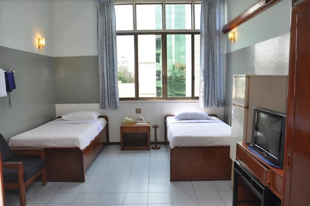 Fortune Hotel Mandalay Extérieur photo